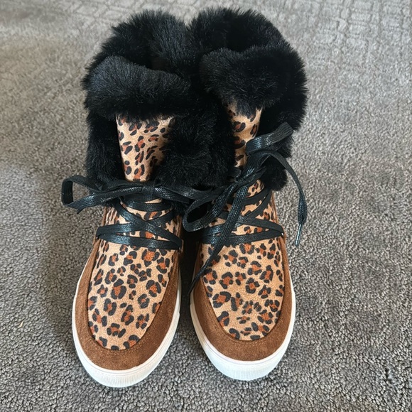 Leopard Snow Boots/Sneakers - Picture 2 of 7